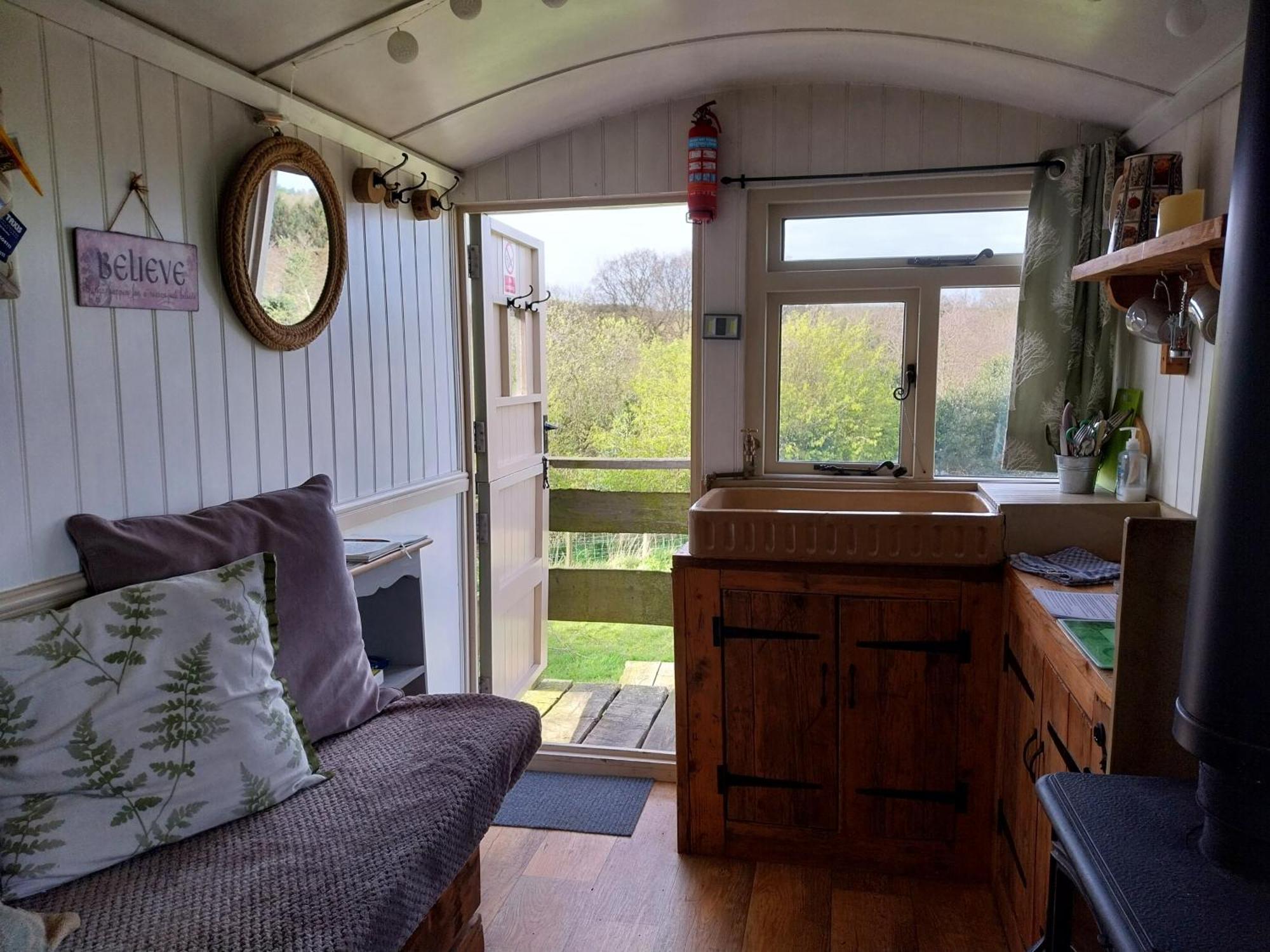 Meadowbeck - Shepherd Huts Fylingdales Εξωτερικό φωτογραφία