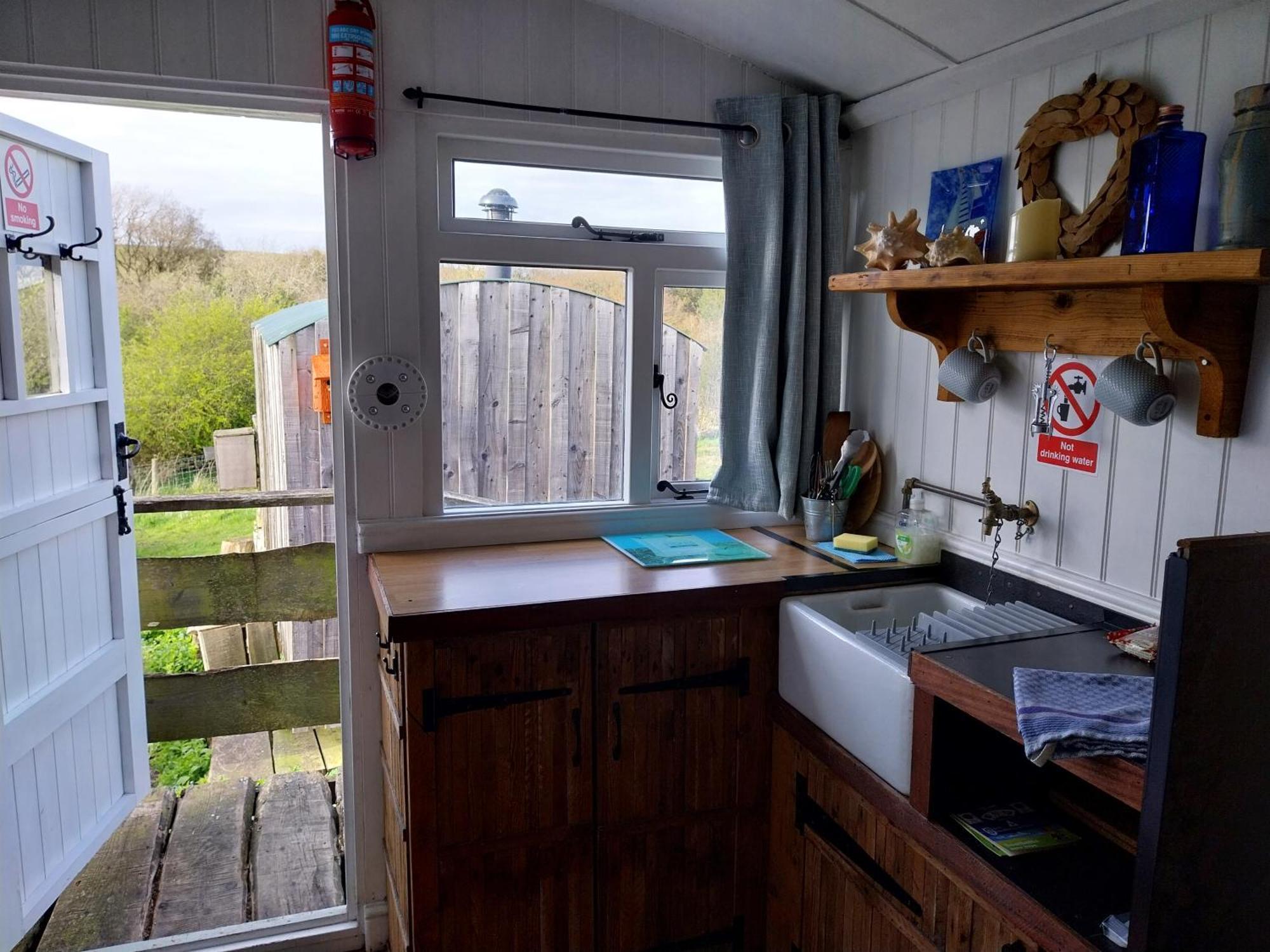 Meadowbeck - Shepherd Huts Fylingdales Εξωτερικό φωτογραφία