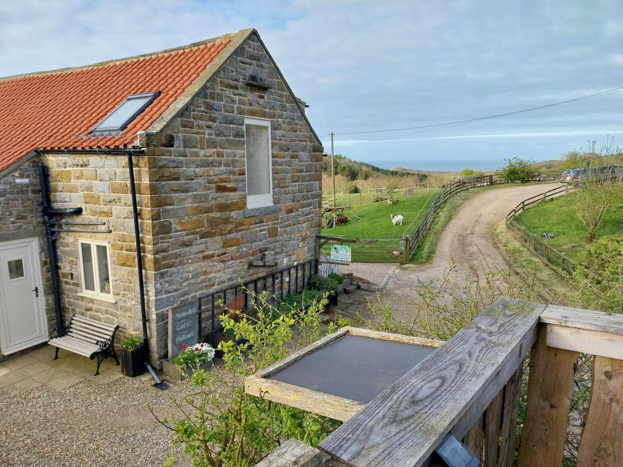 Meadowbeck - Shepherd Huts Fylingdales Εξωτερικό φωτογραφία