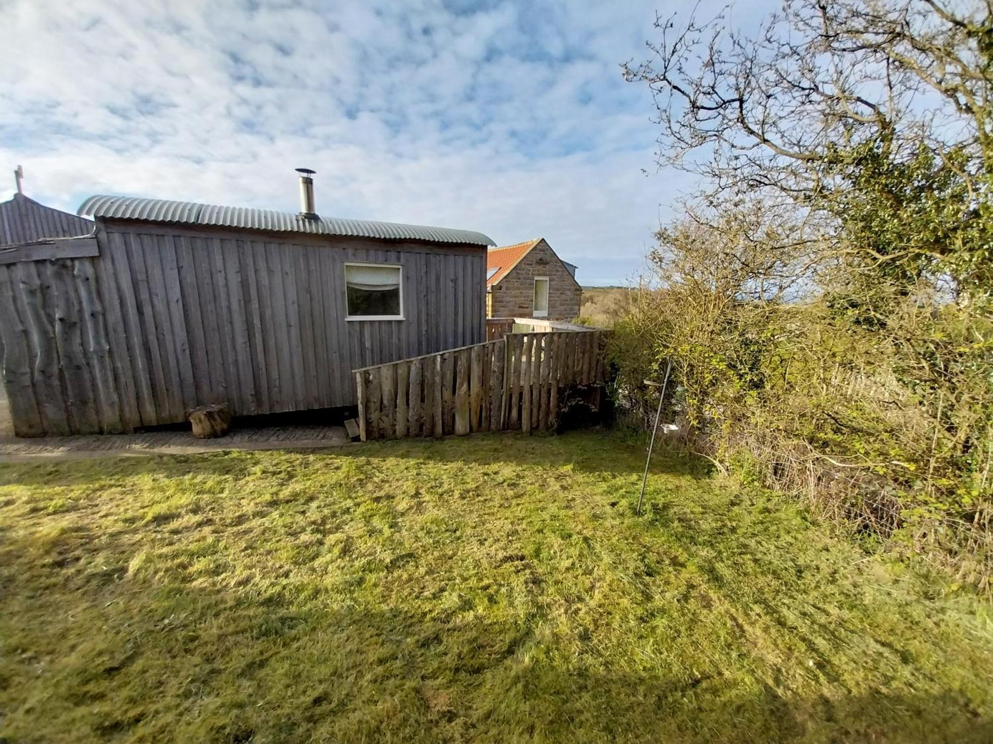 Meadowbeck - Shepherd Huts Fylingdales Εξωτερικό φωτογραφία
