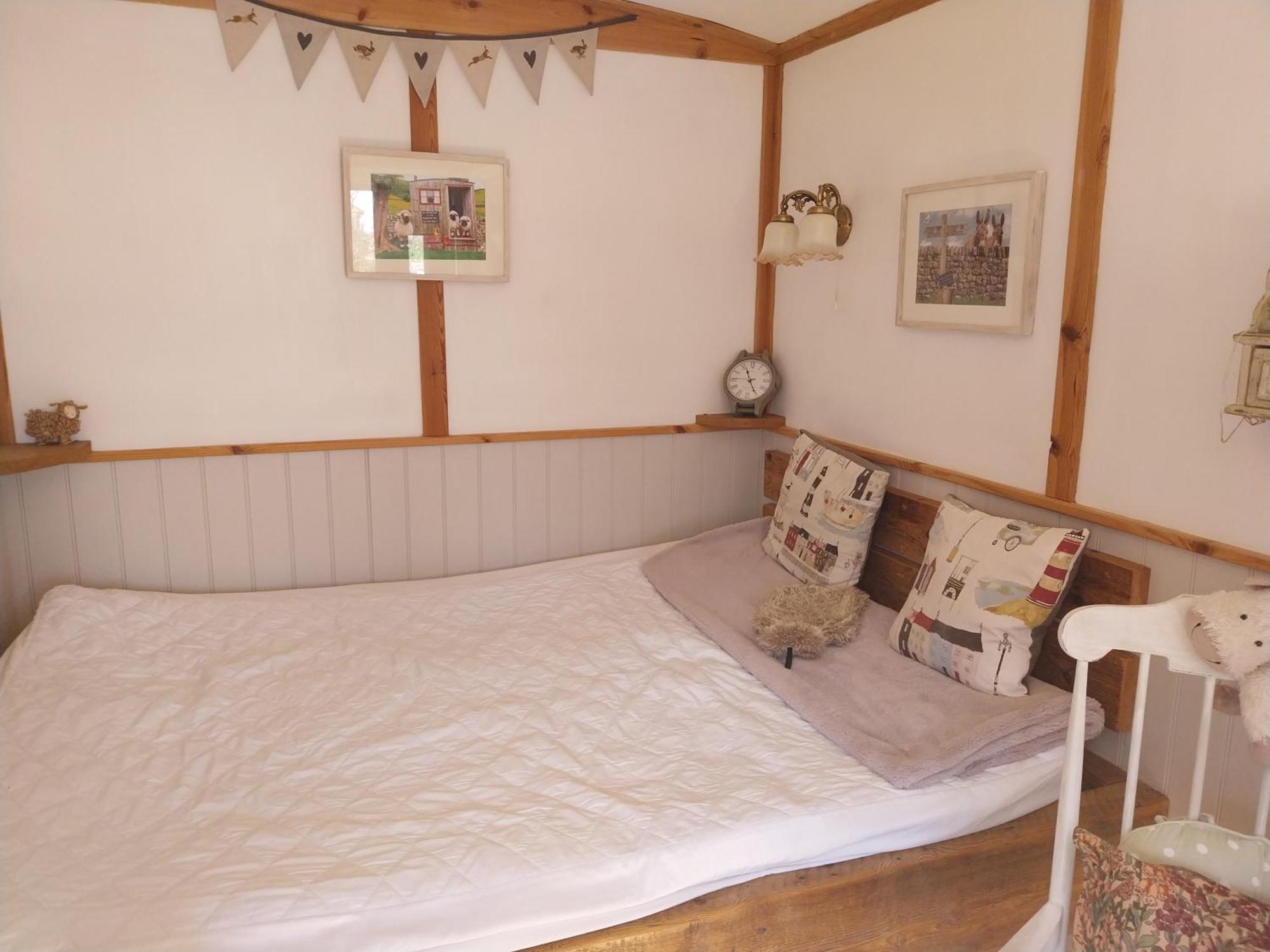 Meadowbeck - Shepherd Huts Fylingdales Εξωτερικό φωτογραφία