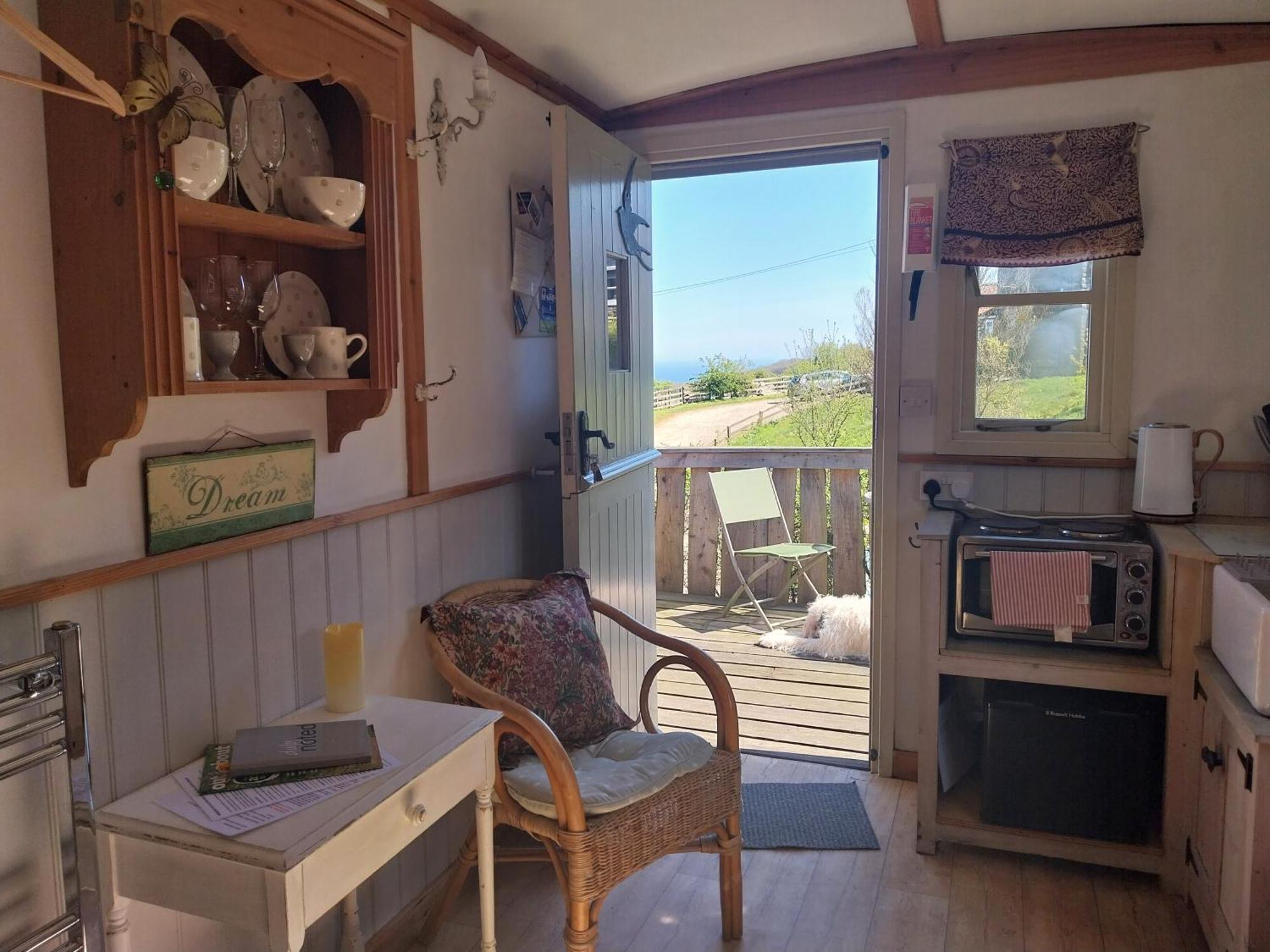 Meadowbeck - Shepherd Huts Fylingdales Εξωτερικό φωτογραφία