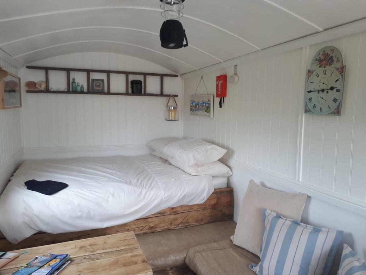 Meadowbeck - Shepherd Huts Fylingdales Εξωτερικό φωτογραφία