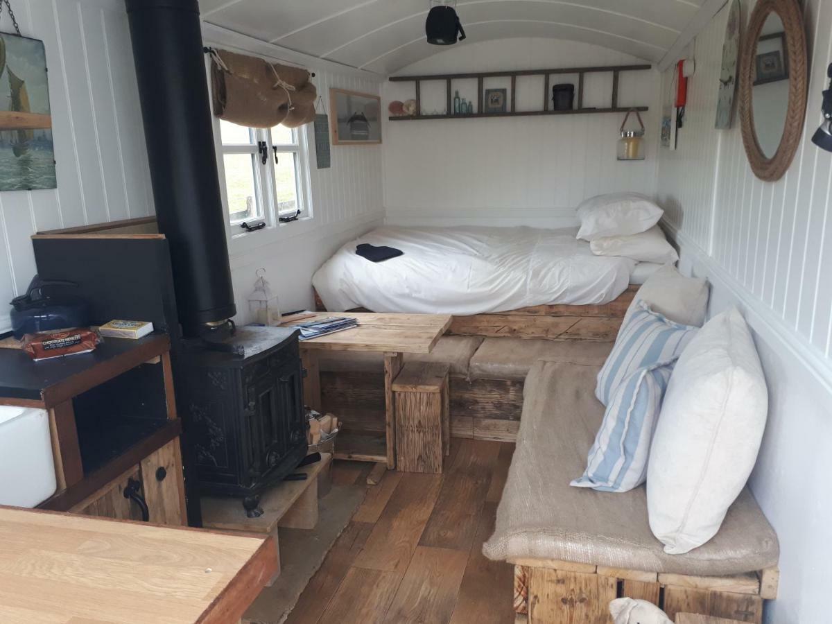 Meadowbeck - Shepherd Huts Fylingdales Εξωτερικό φωτογραφία