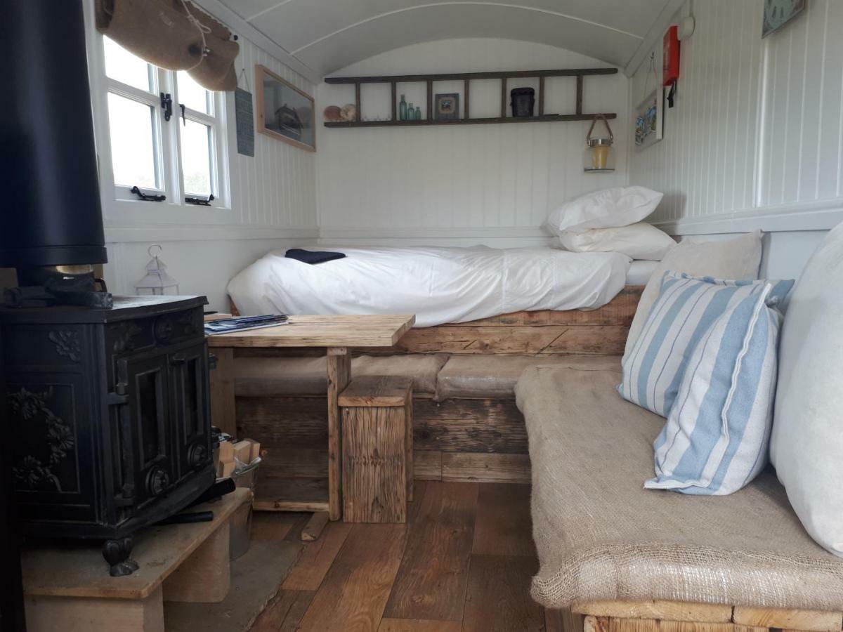 Meadowbeck - Shepherd Huts Fylingdales Εξωτερικό φωτογραφία